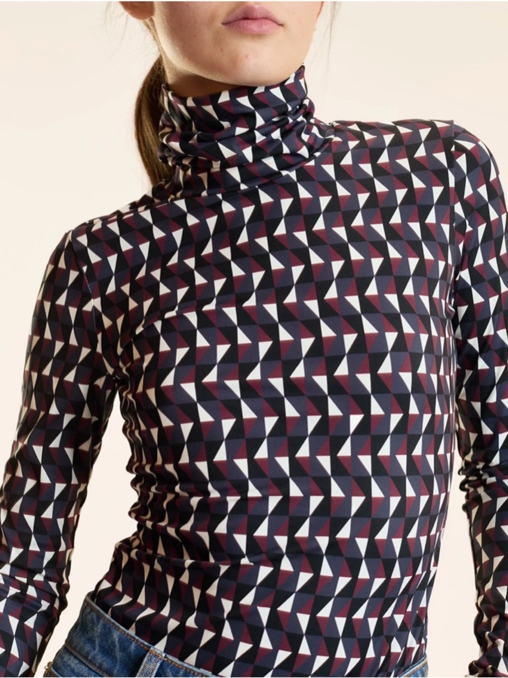 NWT Cynthia Rowley Collection.
ART NOUVEAU TURTLENECK